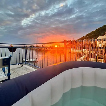 Thereal Beachfront House Bonilu Croacia Appartamento *